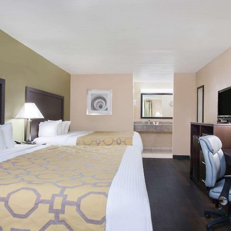 Baymont By Wyndham Lake City Ngoại thất bức ảnh