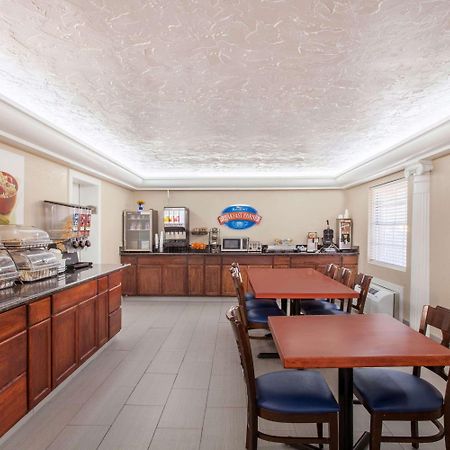 Baymont By Wyndham Lake City Ngoại thất bức ảnh