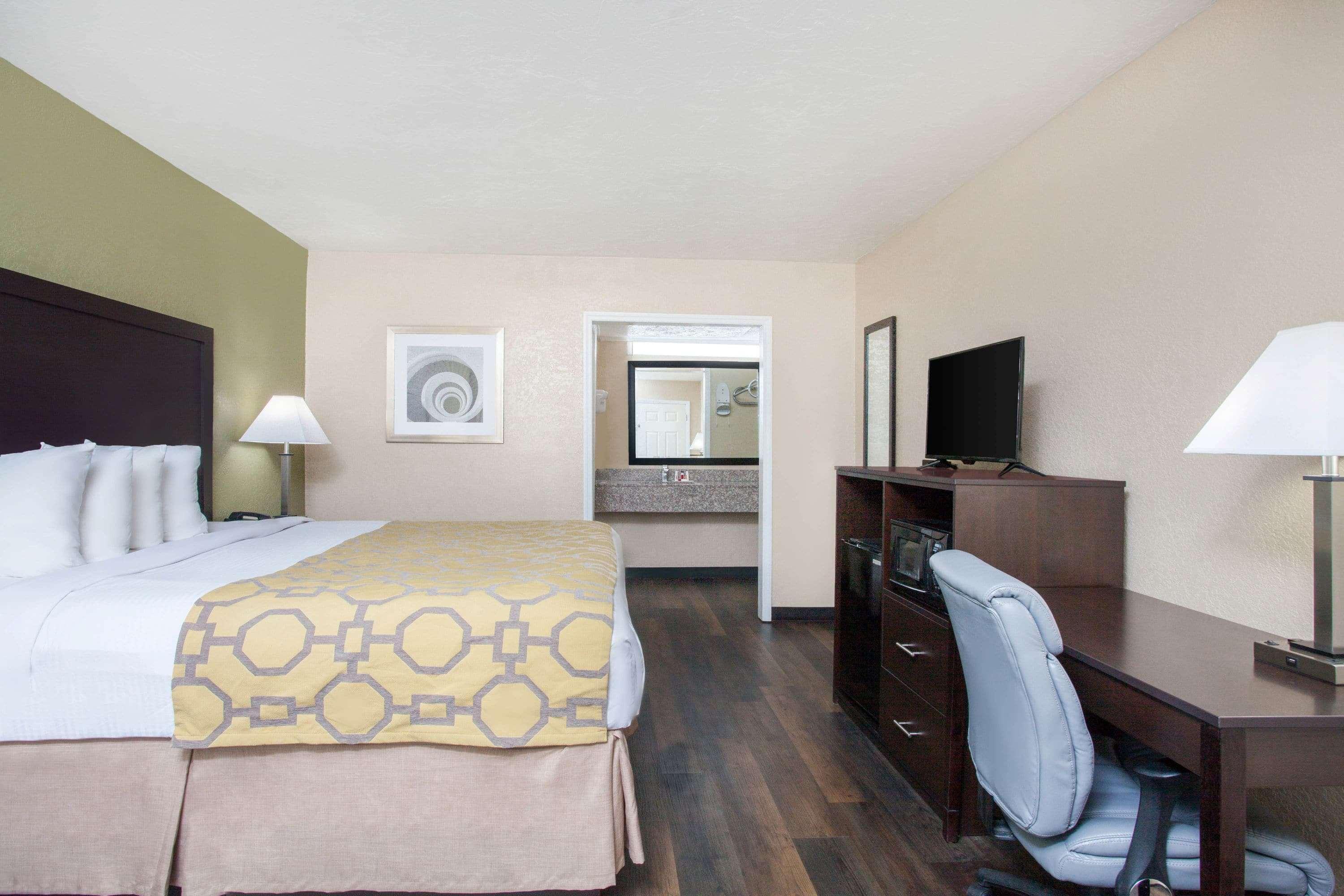 Baymont By Wyndham Lake City Ngoại thất bức ảnh