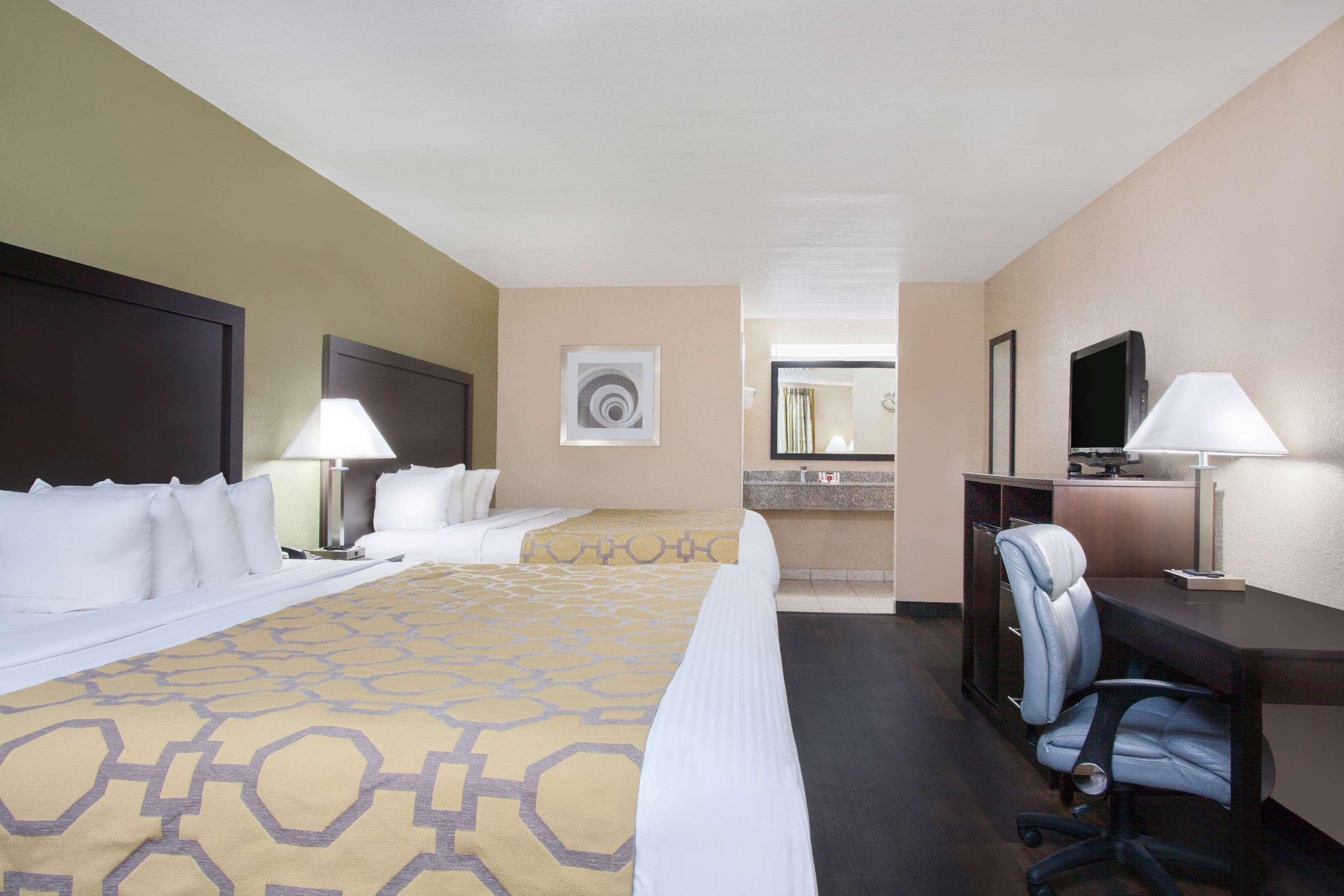 Baymont By Wyndham Lake City Ngoại thất bức ảnh