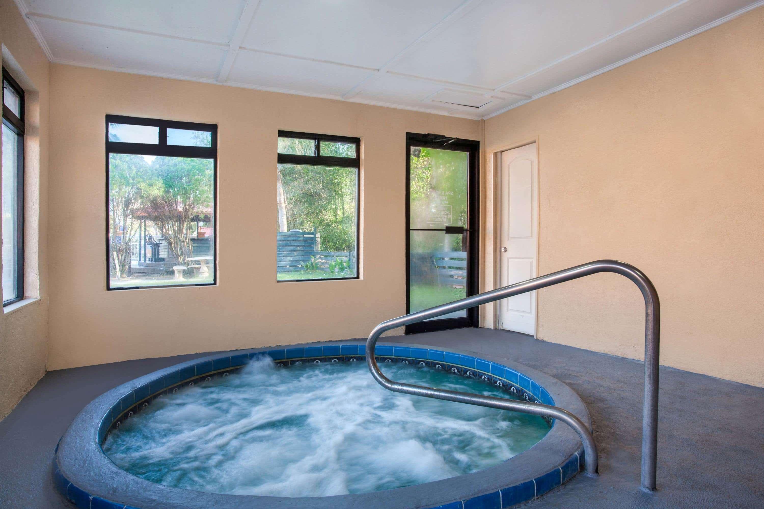 Baymont By Wyndham Lake City Ngoại thất bức ảnh