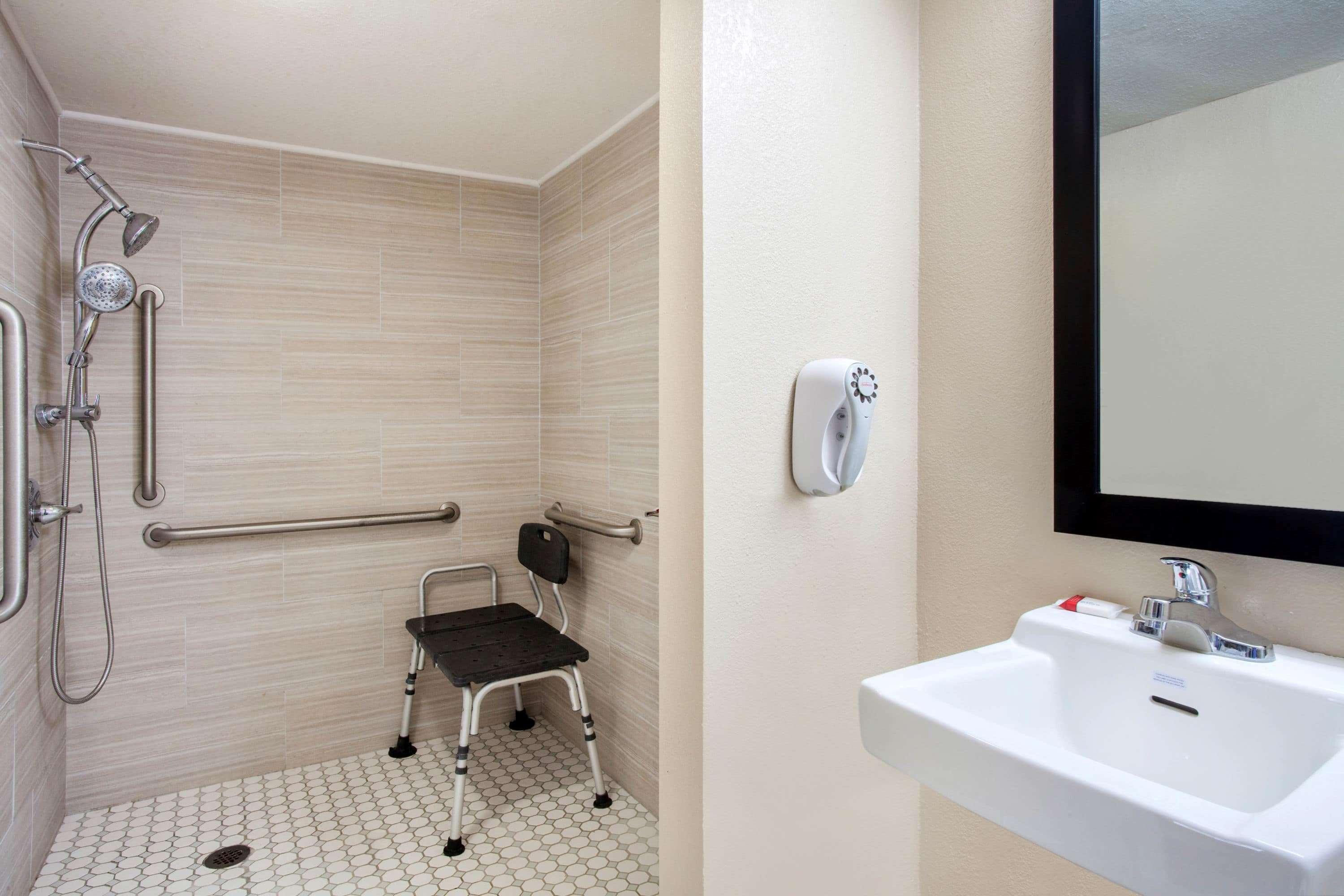 Baymont By Wyndham Lake City Ngoại thất bức ảnh